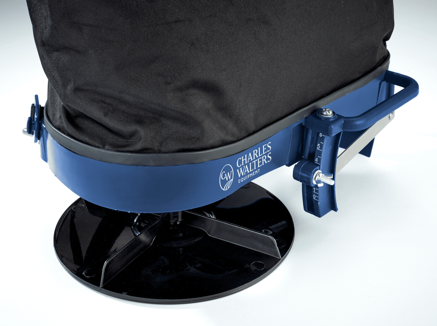 Chipku Shoulder Mounted Fertilizer/Seed Spreader (Handheld Seeder Spreader Bag)